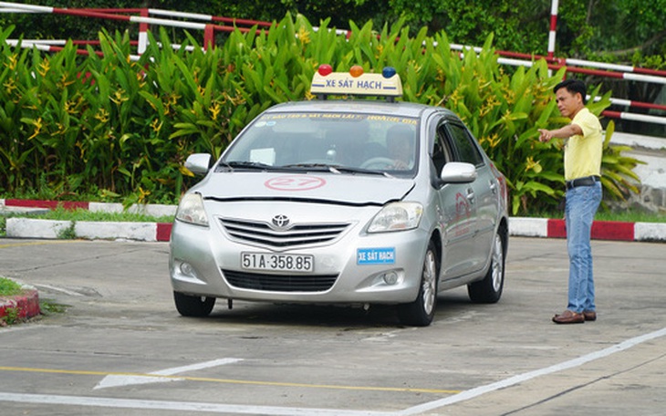 Vẫn tranh cãi việc tách Luật giao thông đường bộ, để cơ quan nào quản lý dạy lái xe