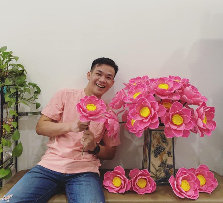 Gần 20 triệu đồng một bình hoa bằng len ngày cận Tết, chủ tiệm làm không kịp - Ảnh 4. Gần 20 triệu đồng một bình hoa bằng len ngày cận Tết, chủ tiệm làm không kịp - Ảnh 4.