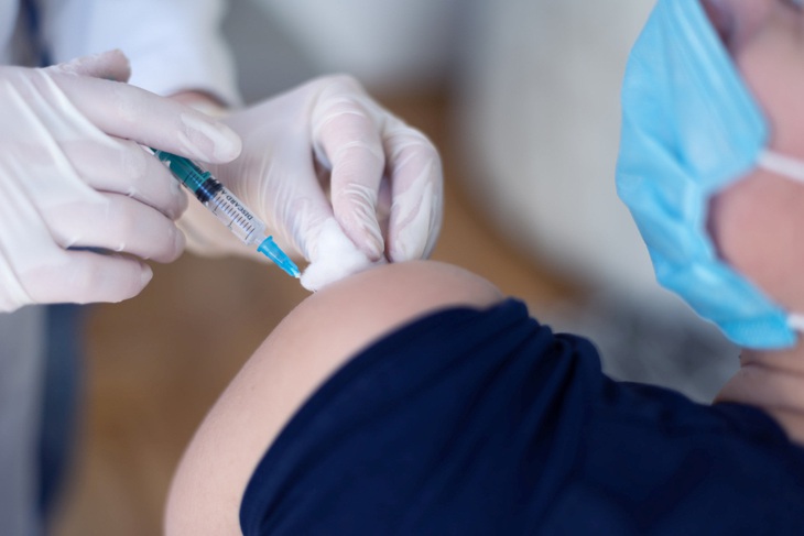 Khai thác công nghệ mRNA phát triển vaccine phòng bệnh zona - Ảnh 1.