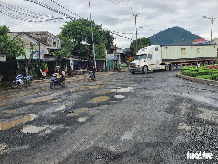 Vì sao Sở Giao thông vận tải Phú Yên đề xuất ban bố tình huống khẩn cấp về thiên tai - Ảnh 2.