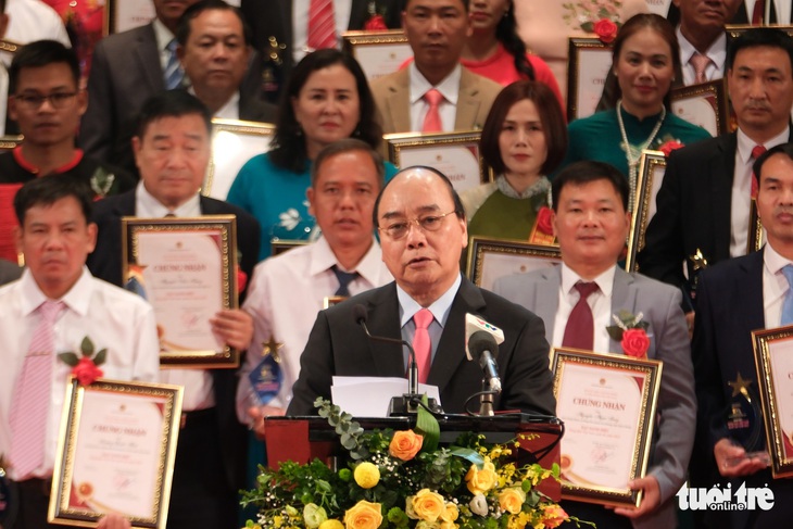 Chủ tịch nước: Hỗ trợ nông dân để chuyển mạnh sang sản xuất hàng hóa quy mô lớn - Ảnh 2.