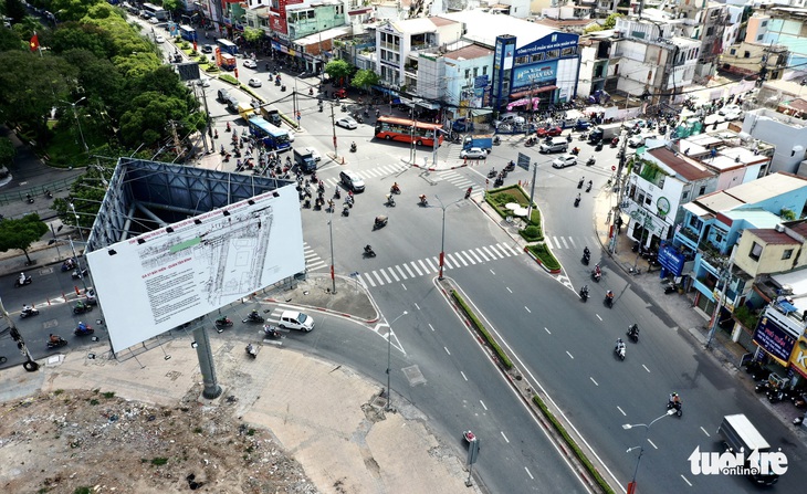 Metro số 2 đang đi vào vết xe của metro số 1 - Ảnh 1.