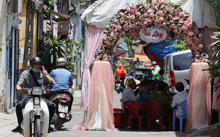 Nam thanh niên tử vong sau khi tông vào rạp cưới - Ảnh 4.