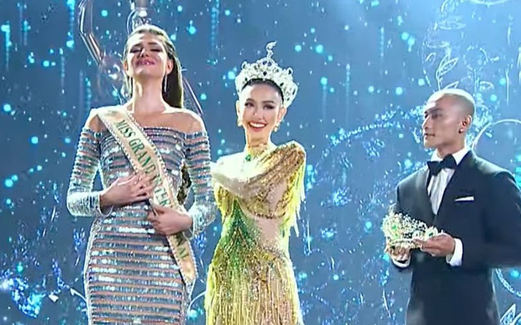 10 tháng đương nhiệm Miss Grand Thùy Tiên có 9 lần trao vương miện cho tân hoa hậu