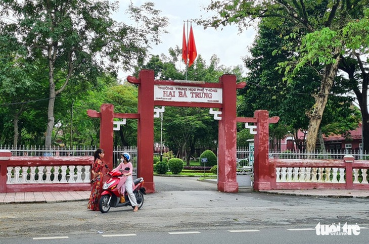 Phản hồi 28-10: Giáo viên còn bạo lực học đường, nói gì học sinh; Cờ bạc là bác thằng bần - Ảnh 1.