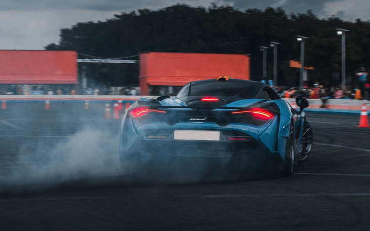 Dàn siêu xe, xe thể thao đắt đỏ của giới nhà giàu Việt trổ tài 