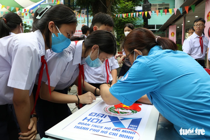 Học sinh TP.HCM hào hứng tham gia hoạt động chào mừng đại hội Đoàn - Ảnh 5.