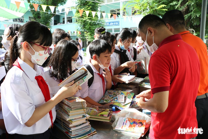 Học sinh TP.HCM hào hứng tham gia hoạt động chào mừng đại hội Đoàn - Ảnh 2.