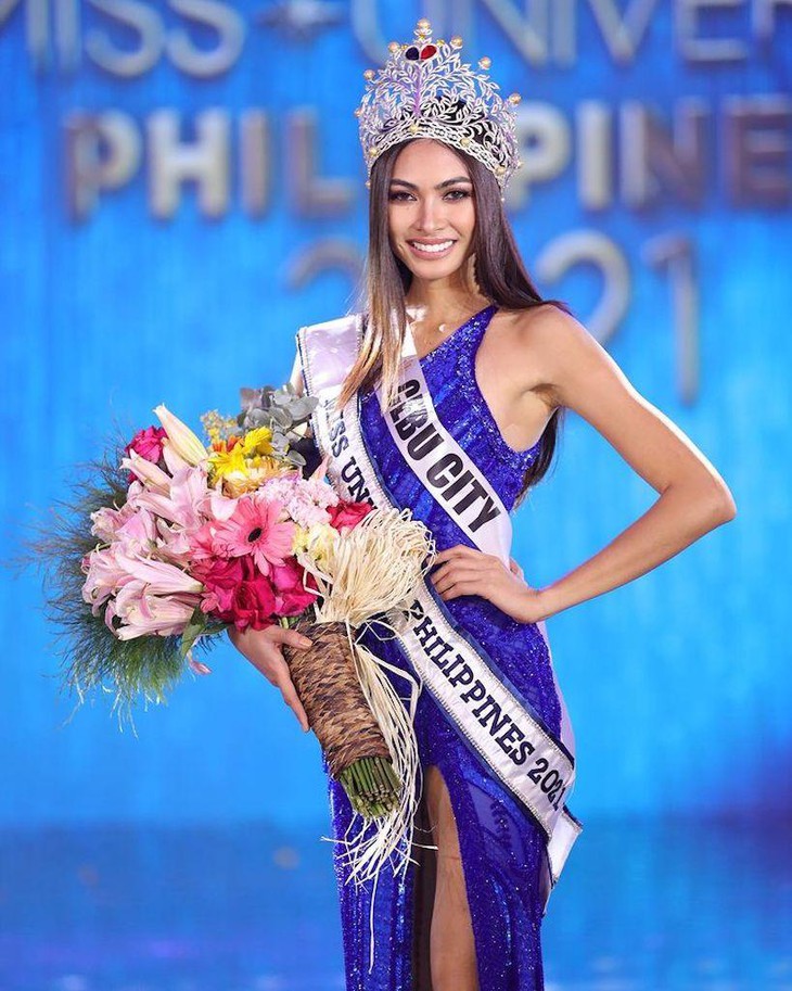 Hai người đẹp Miss Grand International đính hôn, xả ảnh khóa môi - Ảnh 6.