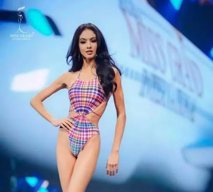 Hai người đẹp Miss Grand International đính hôn, xả ảnh khóa môi - Ảnh 4.