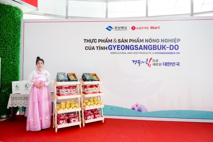 Tỉnh Gyeongsangbuk-do (Hàn Quốc) ký kết hợp tác với LOTTE Mart - Ảnh 4. Tỉnh Gyeongsangbuk-do (Hàn Quốc) ký kết hợp tác với LOTTE Mart - Ảnh 4.