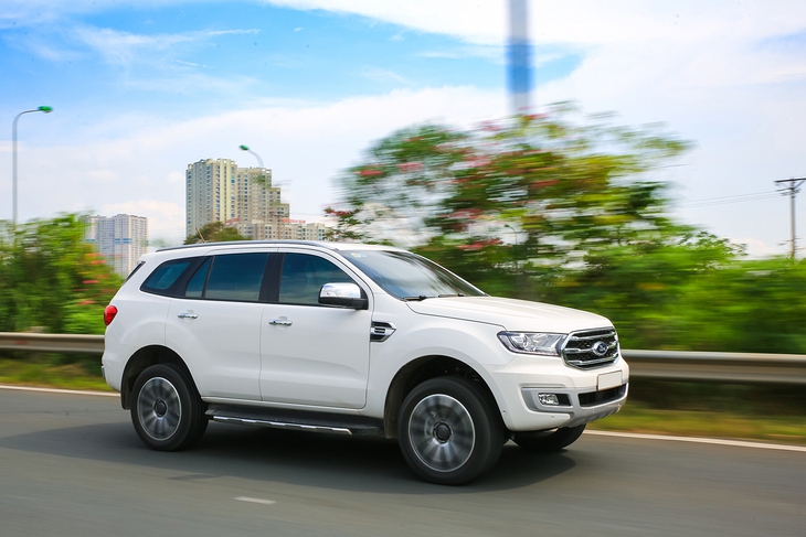 Có nên mua Ford Everest cũ giá 900 triệu đồng? - Ảnh 1.