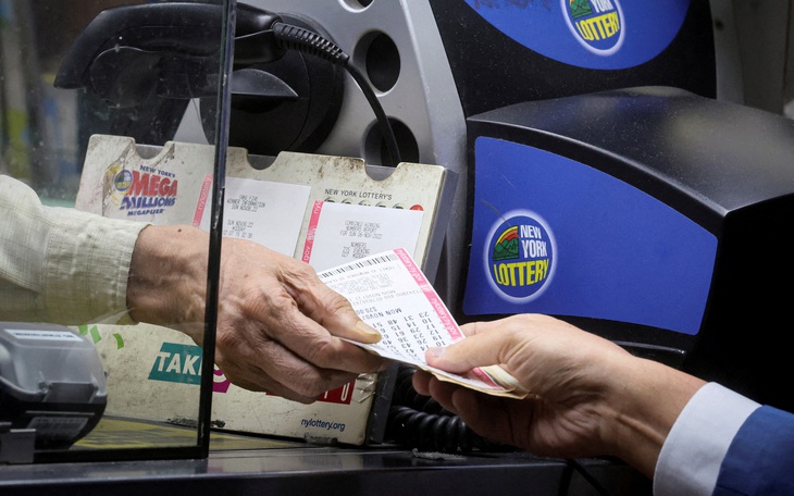 California không cho phép người trúng giải độc đắc Powerball 2 tỉ USD ẩn danh