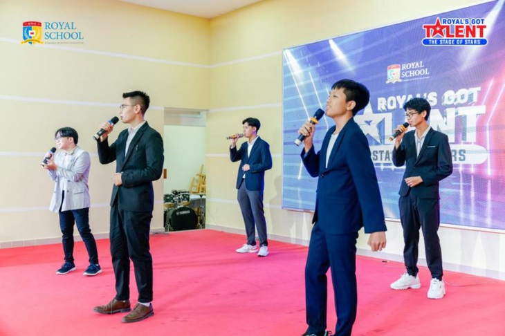 Học sinh dùng bút tạo giai điệu, “show” tài năng chơi nhạc cụ - Ảnh 5.