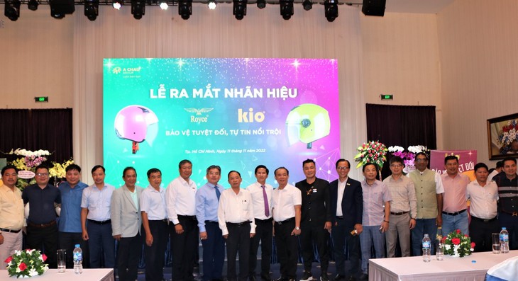 Tập đoàn quốc tế Á Châu ra mắt nhãn hiệu nón bảo hiểm Royce® , Kio® - Ảnh 1. Tập đoàn quốc tế Á Châu ra mắt nhãn hiệu nón bảo hiểm Royce® , Kio® - Ảnh 1.
