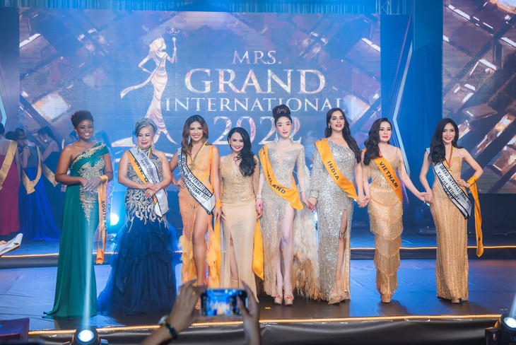 Diễn viên Về nhà đi con lộng lẫy đăng quang Mrs Grand International 2022 - Ảnh 3.