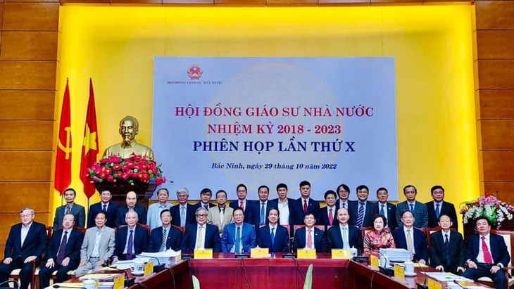 Chính thức công nhận 383 giáo sư, phó giáo sư năm 2022 - Ảnh 1. Chính thức công nhận 383 giáo sư, phó giáo sư năm 2022 - Ảnh 1.