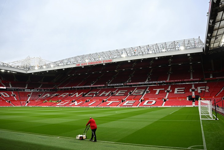 Nhà Glazer cân nhắc rao bán Manchester United - Ảnh 1.