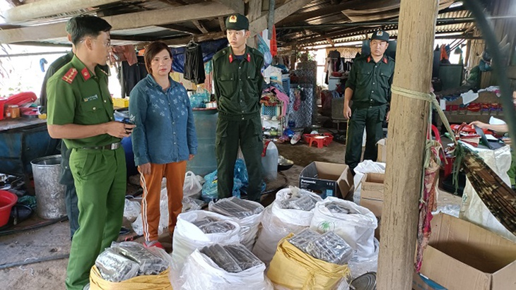 Tạm giữ sáu người trong đường dây tàng trữ, mua bán trái phép gần 1 tấn thuốc nổ - Ảnh 2.