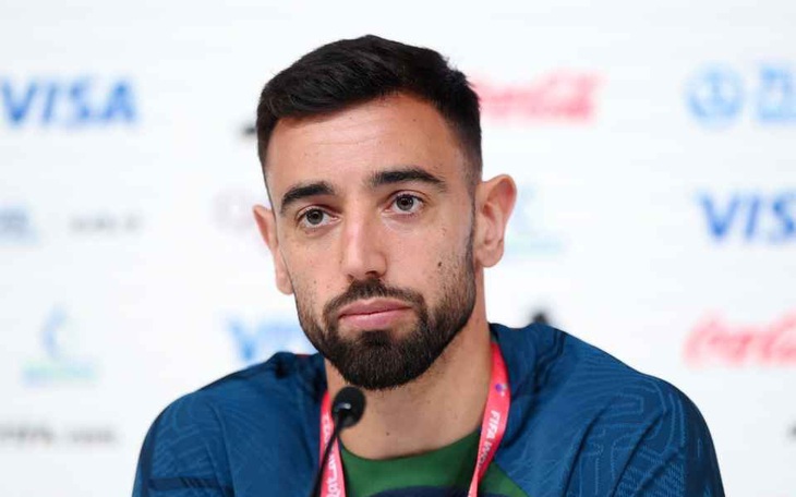 Bruno Fernandes: ‘Hãy tiếp tục chỉ trích Ronaldo đi!’