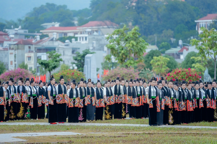 Sự thật hình ảnh diễn viên Thương Tín dưới chân cầu; Cậu út nhà tài phiệt đạt rating gấp đôi - Ảnh 7.