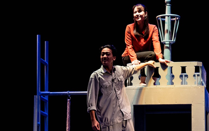 Liên hoan Quốc tế Sân khấu thử nghiệm 2025 đông đoàn tham gia nhất, vẫn mối lo vắng khán giả - Ảnh 3.