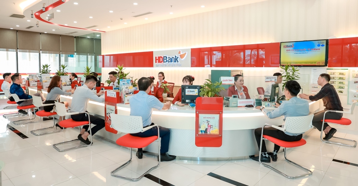 Sau Vietcombank, HDBank giảm lãi suất cho vay lên đến 3,5%/năm - Ảnh 1.