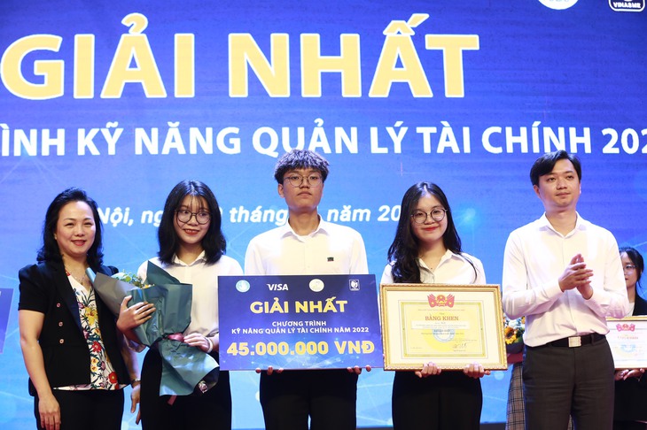 Bạn trẻ TP.HCM với sáng kiến thanh toán không chạm chiến thắng kỹ năng quản lý tài chính - Ảnh 1.