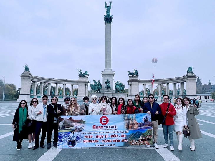 Tour du lịch châu Âu vào mùa đắt khách cuối năm - Ảnh 6.