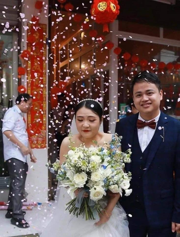 Khi thợ chụp ảnh cưới là người yêu cũ của cô dâu - Ảnh 5. Khi thợ chụp ảnh cưới là người yêu cũ của cô dâu - Ảnh 5.