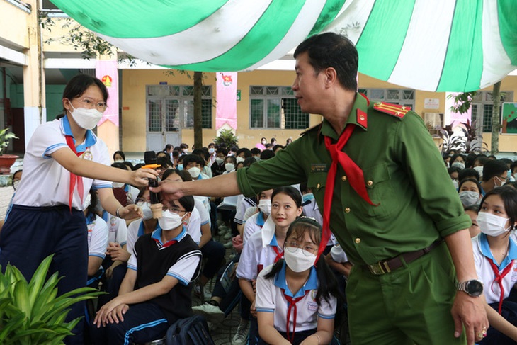 Xây tình bạn đẹp, nói không với bạo lực học đường - Ảnh 2.