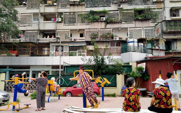 Khu tập thể cũ Hà Nội - giấc mơ thời nghèo khó - Kỳ 2: Khi người thủ đô học cách ở tập thể - Ảnh 2.