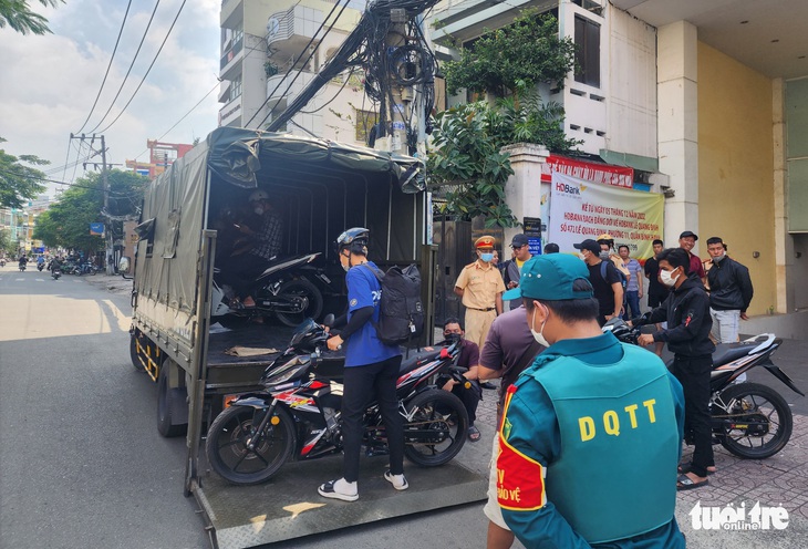 Tụ tập theo thư mời, cả trăm xe độ bị xử lý - Ảnh 1. Tụ tập theo thư mời, cả trăm xe độ bị xử lý - Ảnh 1.
