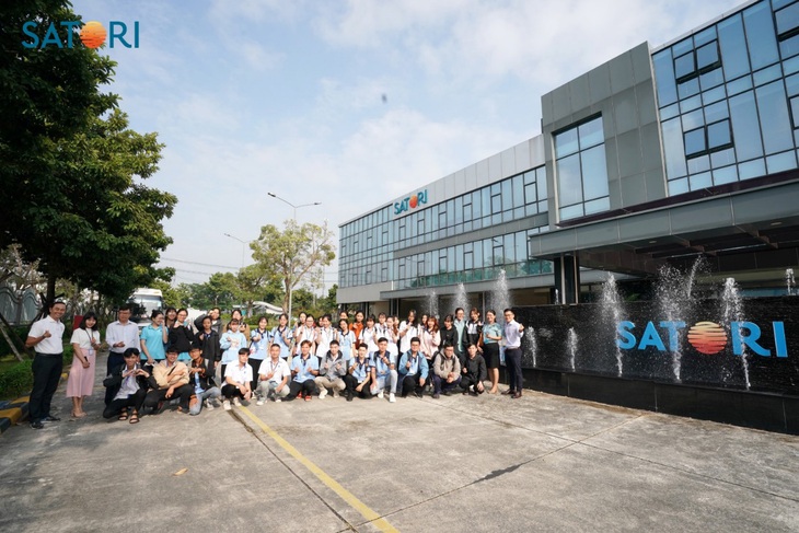 Một ngày đi học tại nhà máy của sinh viên - Ảnh 1. Một ngày đi học tại nhà máy của sinh viên - Ảnh 1.