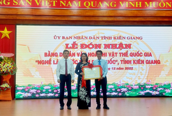 “Nghề làm nước mắm Phú Quốc” trở thành di sản văn hóa phi vật thể quốc gia - Ảnh 1.