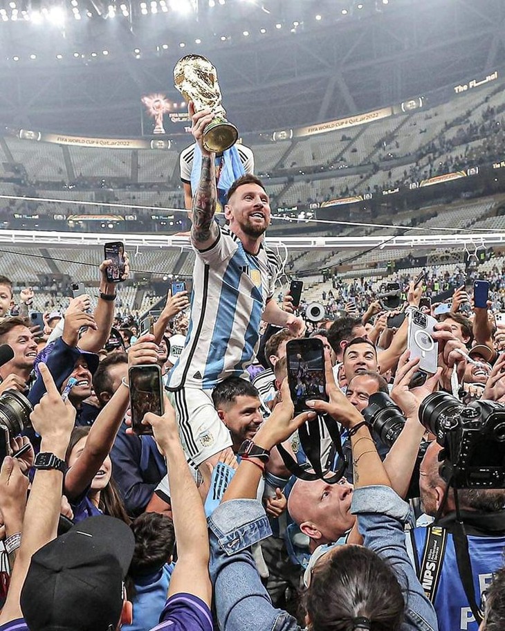 Loạt ảnh chứng minh streamer Kun Aguero là bậc thầy ăn ké tuyển Argentina! - Ảnh 4.