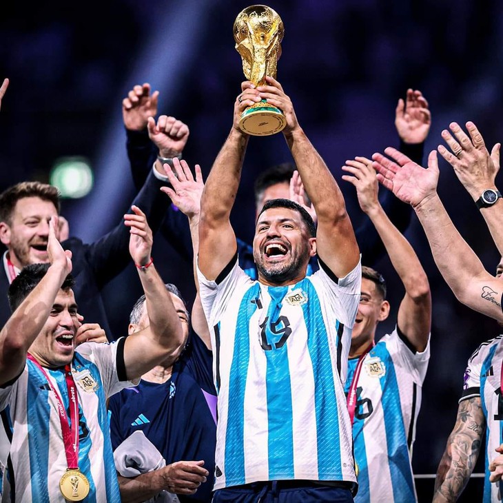 Loạt ảnh chứng minh streamer Kun Aguero là bậc thầy ăn ké tuyển Argentina! - Ảnh 5.