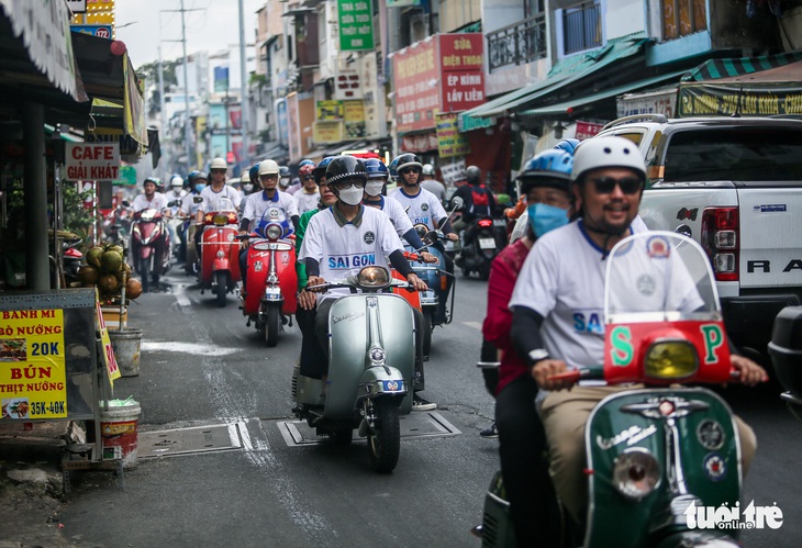 Tour du lịch độc đáo ‘Lái xe Vespa khám phá quận 3, TP.HCM’ - Ảnh 1.