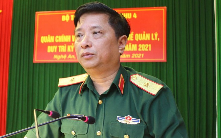 Bàn giao chức trách, nhiệm vụ Chính ủy Quân khu 4 - Ảnh 2.