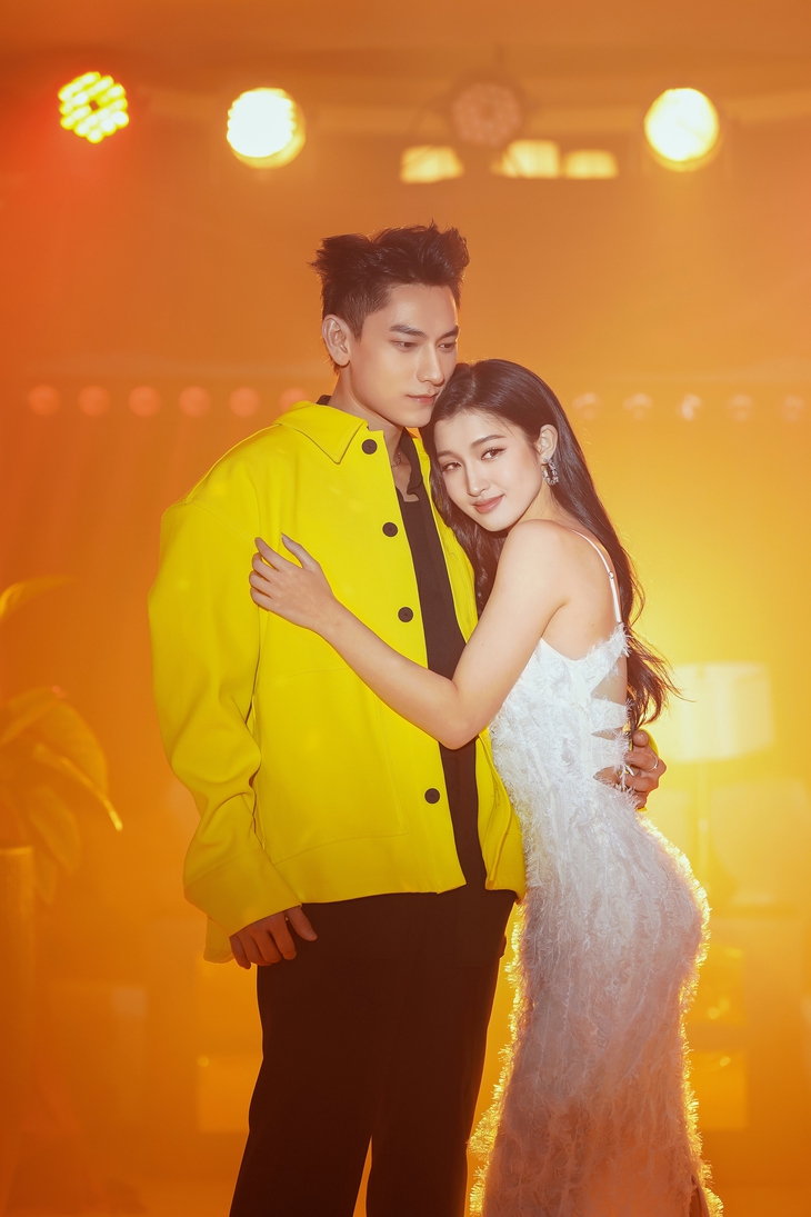 Isaac x Phương Nhi: Bùng nổ visual, tình bể bình trong MV Vượt qua Everest - Ảnh 4.