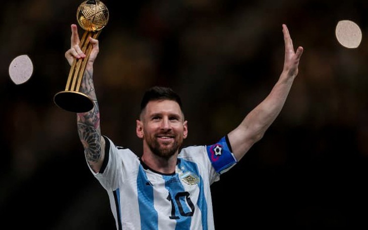 Messi được mời đặt dấu chân tại 