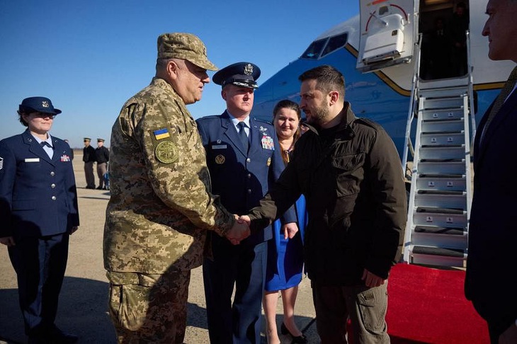 Hành trình an ninh nghiêm ngặt của ông Zelensky từ Kiev tới Washington - Ảnh 1.