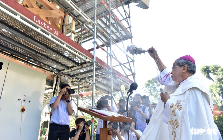 Tòa Tổng giám mục TP.HCM làm phép dàn giao hưởng 25 chuông carillon, lần đầu vang tiếng - Ảnh 2.