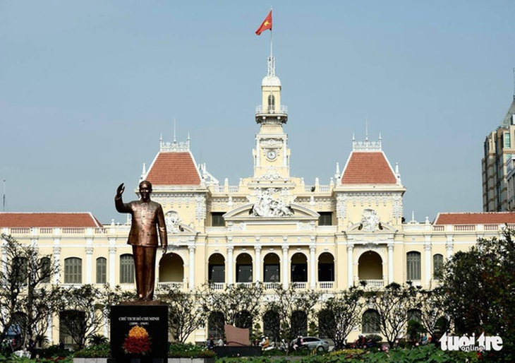 TP.HCM phân công lại công tác chủ tịch và các phó chủ tịch UBND thành phố - Ảnh 1.