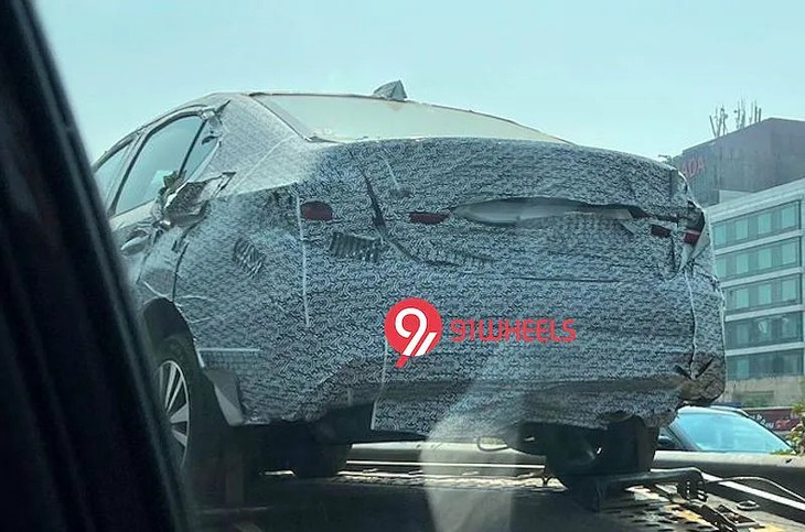 Honda City 2023 lộ diện trên xe thớt: Dán kín cho thấy thay đổi thiết kế lớn - Ảnh 4. Honda City 2023 lộ diện trên xe thớt: Dán kín cho thấy thay đổi thiết kế lớn - Ảnh 4.