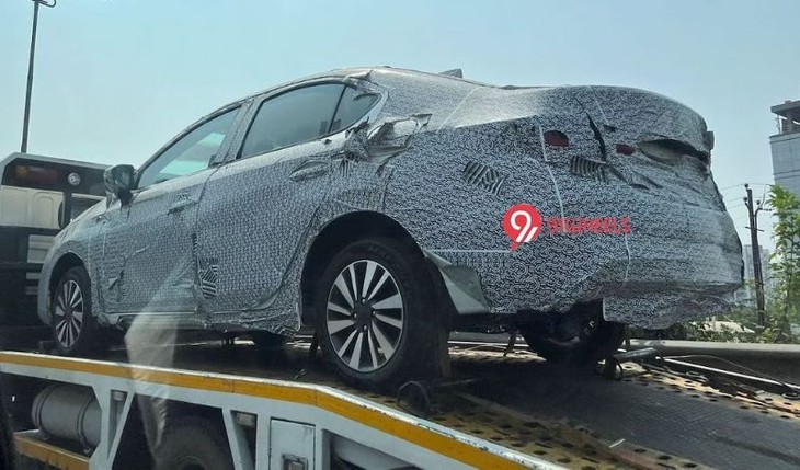 Honda City 2023 lộ diện trên xe thớt: Dán kín cho thấy thay đổi thiết kế lớn - Ảnh 1. Honda City 2023 lộ diện trên xe thớt: Dán kín cho thấy thay đổi thiết kế lớn - Ảnh 1.