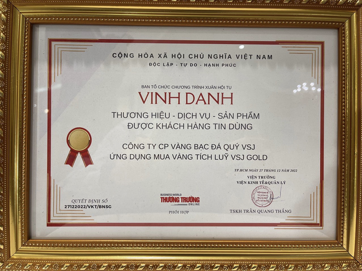 Ứng dụng VSJ Gold nhận giải thưởng ‘Thương hiệu được khách hàng tin dùng’ - Ảnh 2. Ứng dụng VSJ Gold nhận giải thưởng ‘Thương hiệu được khách hàng tin dùng’ - Ảnh 2.