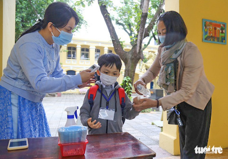 Tin sáng 13-2: Nhiều ý kiến khác nhau về tiêm vắc xin cho trẻ 5 đến dưới 12 tuổi - Ảnh 1.