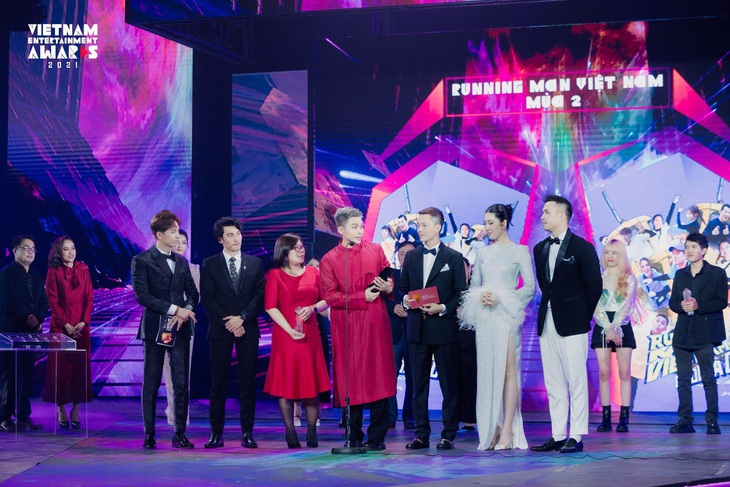 Đêm Gala trao giải Vietnam Entertainment Awards 2021 - Nơi những tài năng được tôn vinh - Ảnh 4. Đêm Gala trao giải Vietnam Entertainment Awards 2021 - Nơi những tài năng được tôn vinh - Ảnh 4.