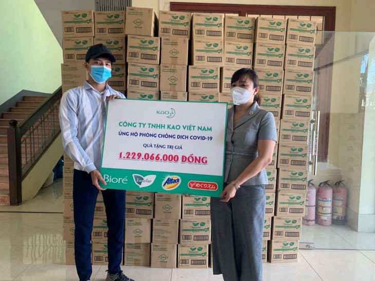 Chuyến xe kết nối sẻ chia của Kao Việt Nam đến tuyến đầu chống dịch - Ảnh 2. Chuyến xe kết nối sẻ chia của Kao Việt Nam đến tuyến đầu chống dịch - Ảnh 2.